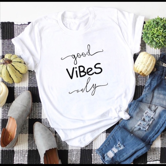 Sexy Petite GOOD VIBES ONLY Tee - Picture 1 of 1